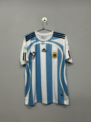 ARGENTINA (2006/2007) HOME KIT HALF SLEEVE EMBROIDERY MODEL (MESSI)