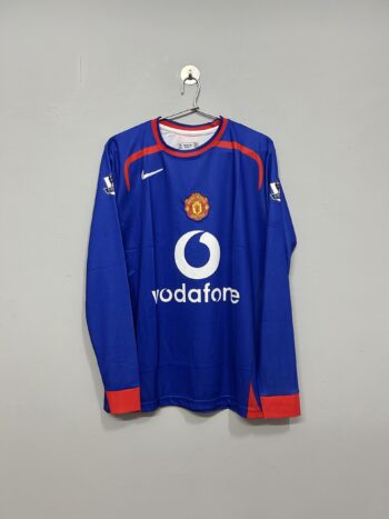 MANCHESTER UNITED (2005/2006) HOME KIT FULL SLEEVE EMBROIDERY MODEL (RONALDO)