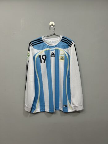 ARGENTINA (2006/2007) HOME KIT FULL SLEEVE MODEL (MESSI)
